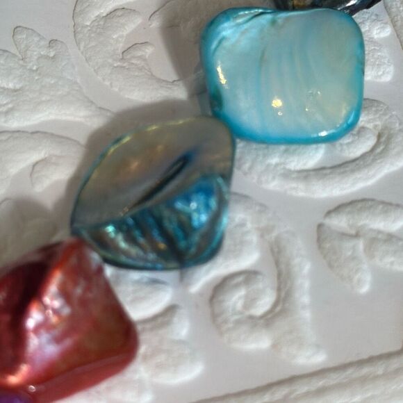 Mother Of Pearl Colored Bead Necklace 21” - Picture 11 of 15